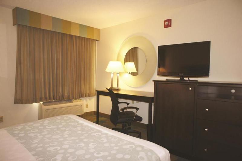 Готель Wyndham Garden Columbia-Ft Jackson Екстер'єр фото